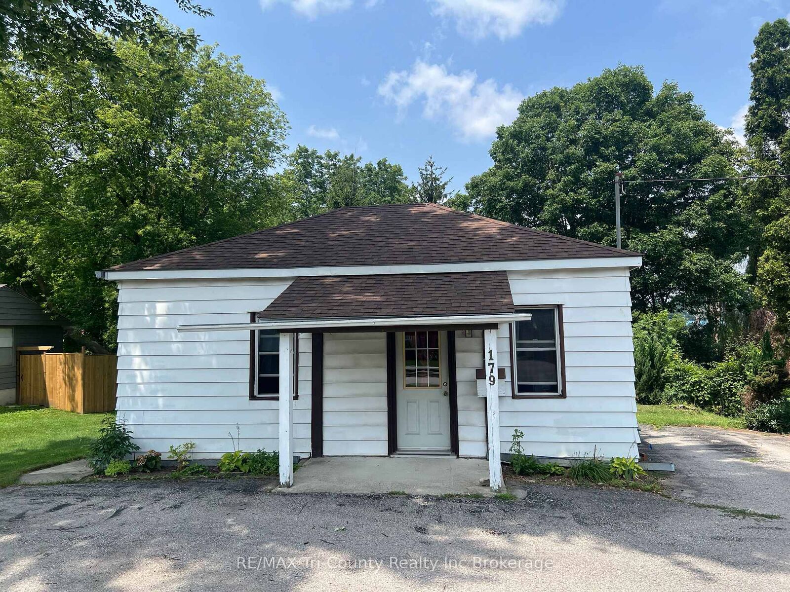 Property Photo: 179 Charles Street E ON N5C 1J9