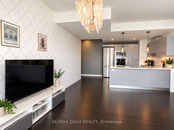 Photo de la propriété:  90 Park Lawn Road 2811  ON M8Y 0B6 
