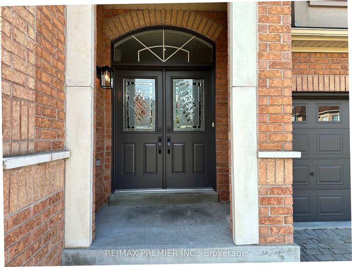 Property Photo:  42 Acqua Drive Main &Amp 2nd  ON L4H 3L1 