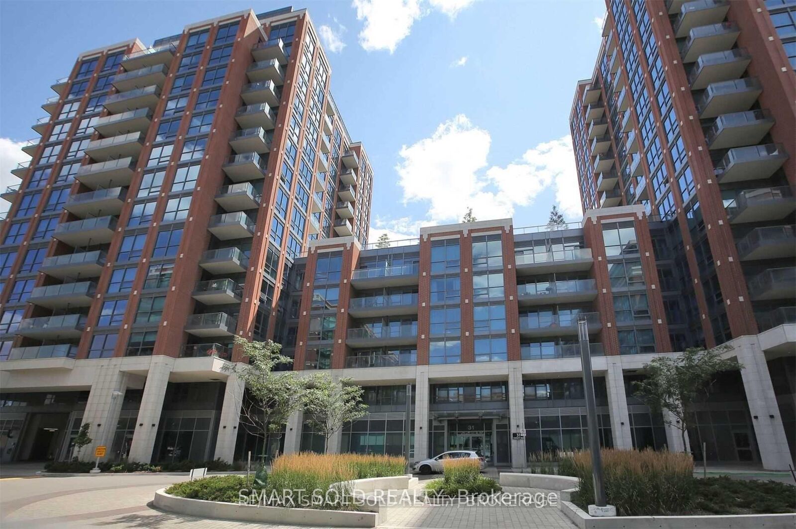 Property Photo: 31 Tippett Road 831 ON M3H 2V1