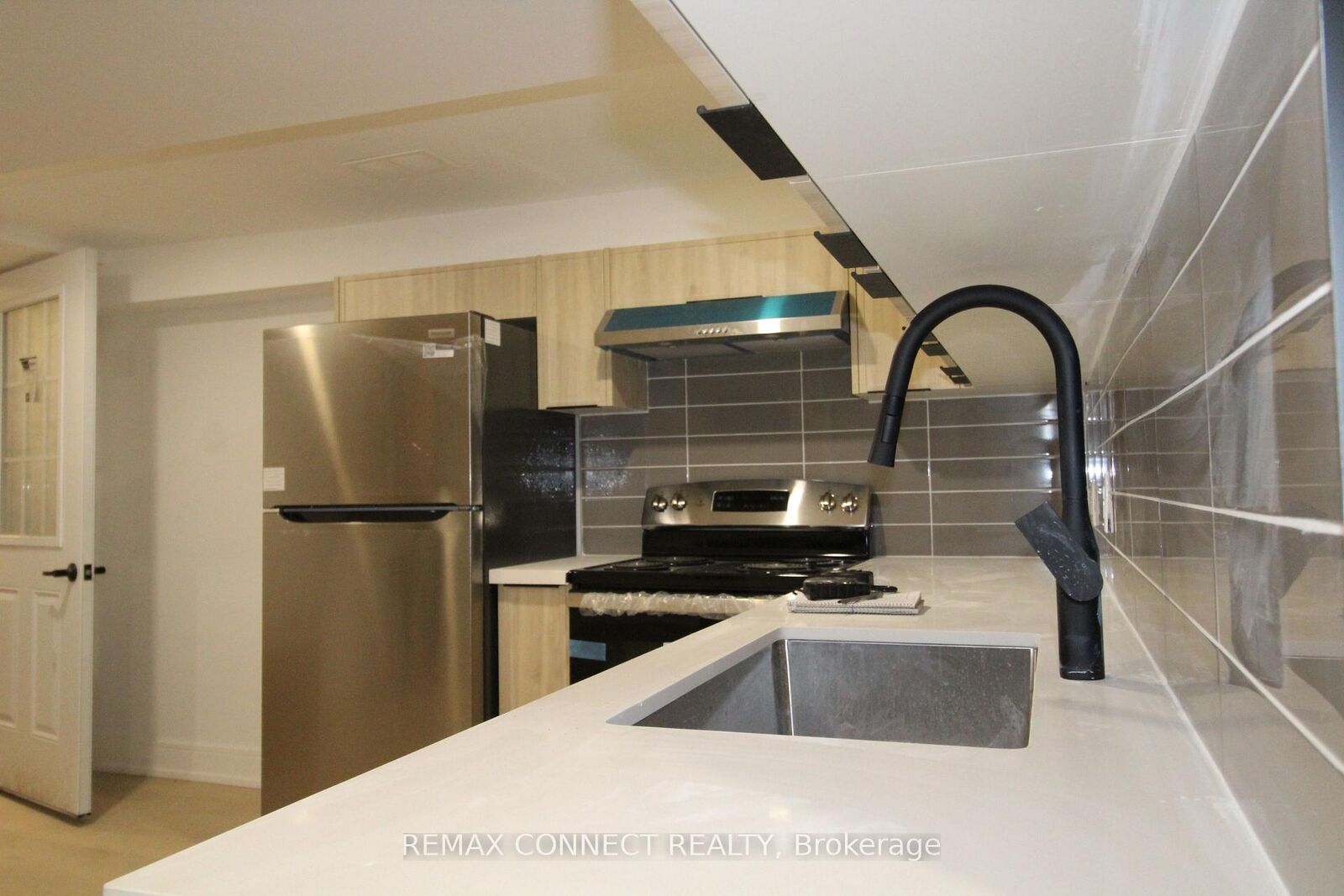 Property Photo:  12 Longbridge Road Lower - 1 Bedroom  ON L4J 1L5 