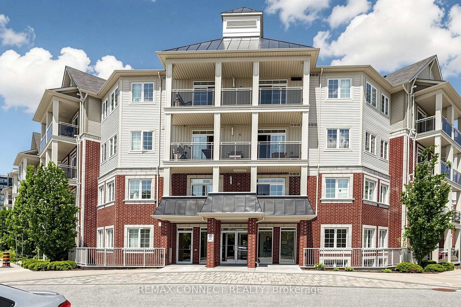 Property Photo: 84 Aspen Springs Drive 307 ON L1C 0V3