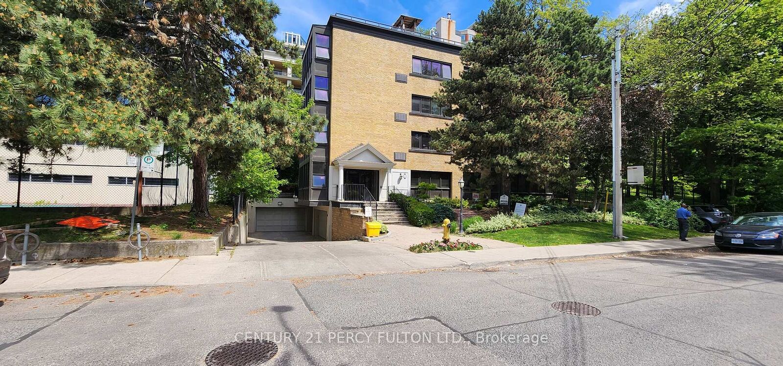 Property Photo: 22 Woodlawn Avenue E 301 ON M4T 1E3