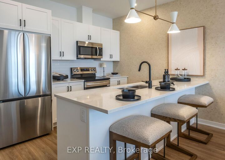 Property Photo:  723 Maverick Crescent  ON K2S 2X1 