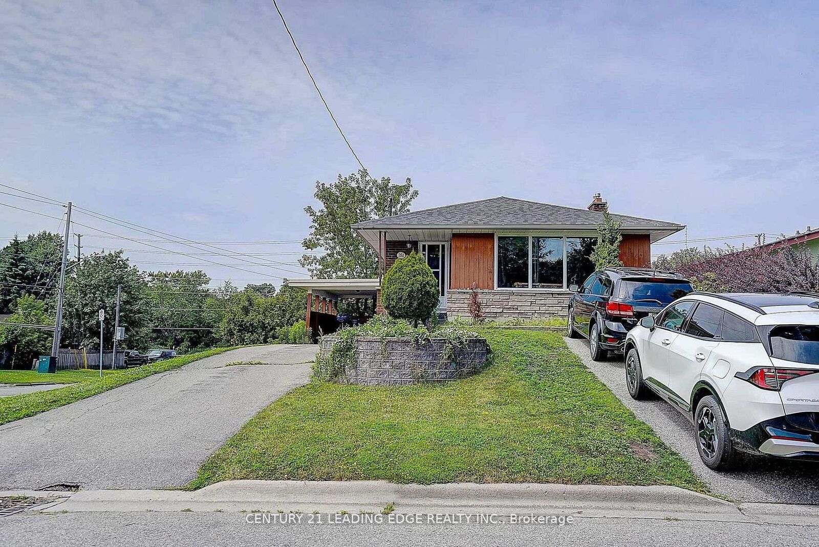 Property Photo:  284 Dover Street Bsmt  ON L1G 6G6 
