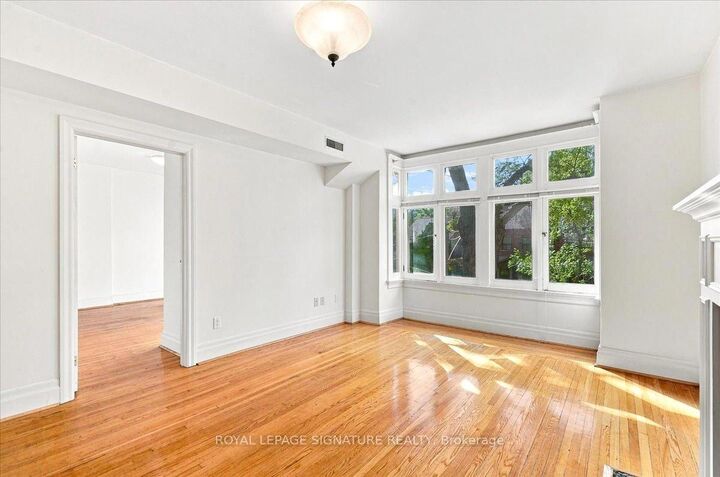 Property Photo:  12 Foxbar Road 2  ON M4V 2G6 
