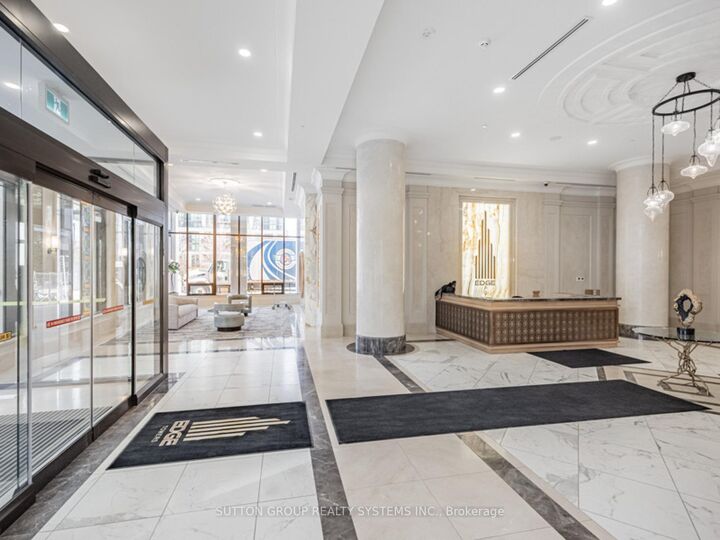 Property Photo:  36 Elm Drive W 3206  ON L5B 0N3 