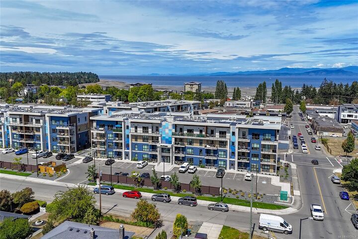 Property Photo:  120 Jensen Ave W #106  BC V9P 0H6 