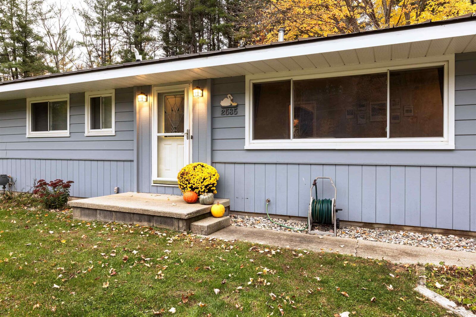 Property Photo:  2535 N Daniels Road  MI 48657 