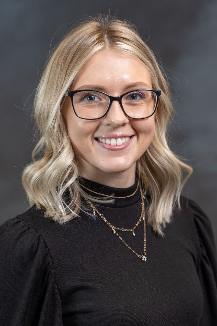 Alexis Gill,  in Lapeer, Professionals