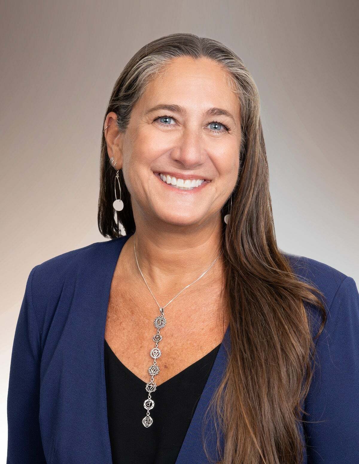 Leslie Garvin (RA), Real Estate Salesperson in Honolulu, Advantage Realty