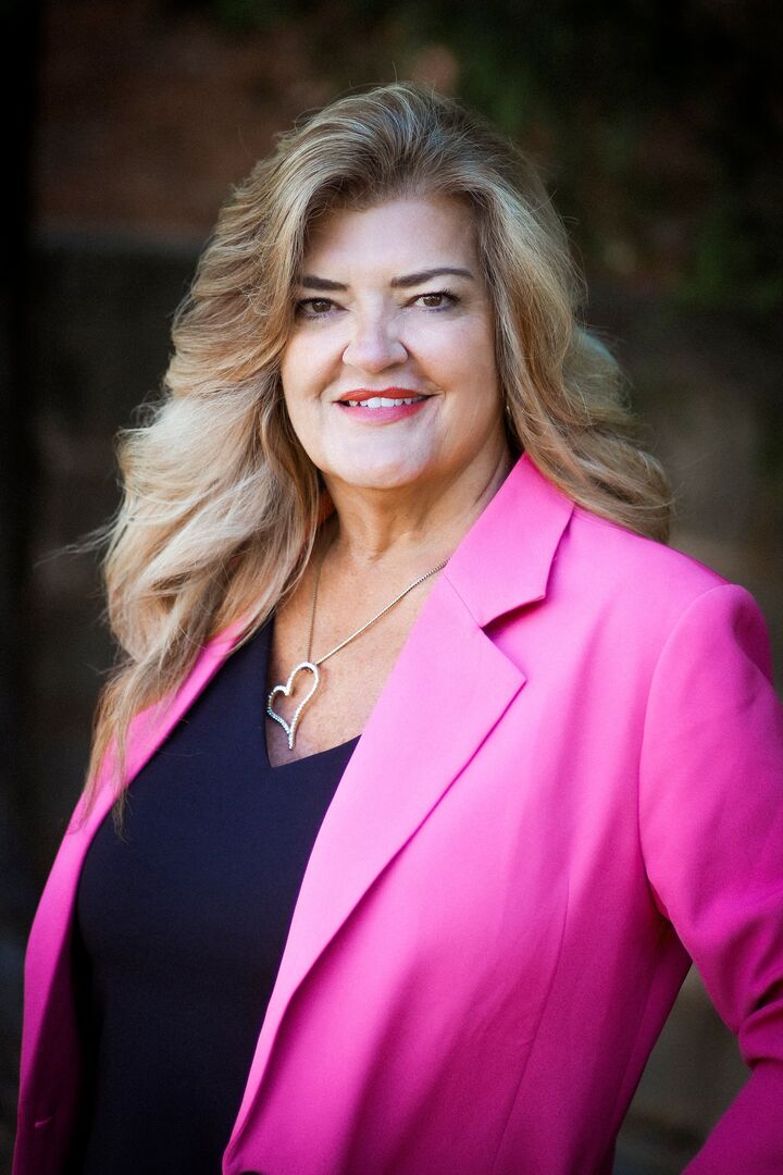 Lisa Smith, Associate Real Estate Broker in Fort Mill, Paracle
