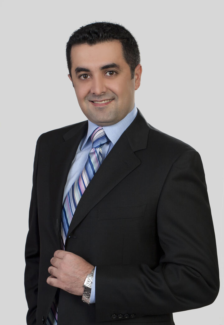 Mace Mahmoudi, Broker in Vaughan, Coldwell Banker The Real Estate Centre, Brokerage