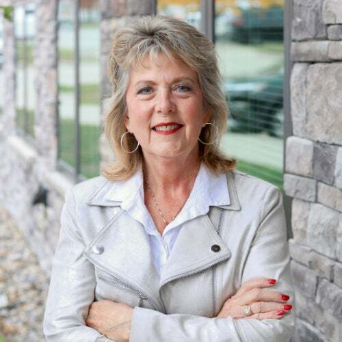 Eileen Van Kooten - Schmitt, Real Estate Salesperson in Urbandale, Signature Real Estate