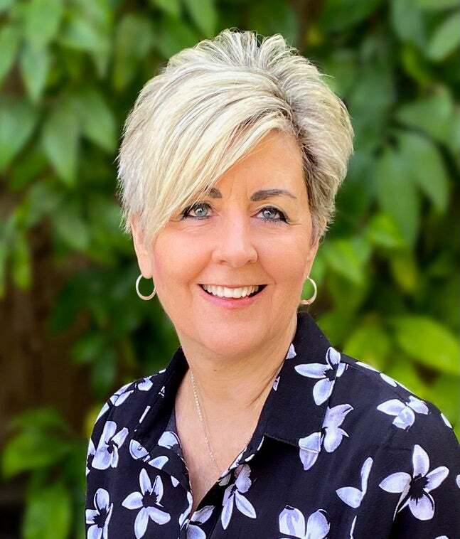 Laurie Carlson, Real Estate Salesperson in Anaheim, Affiliated