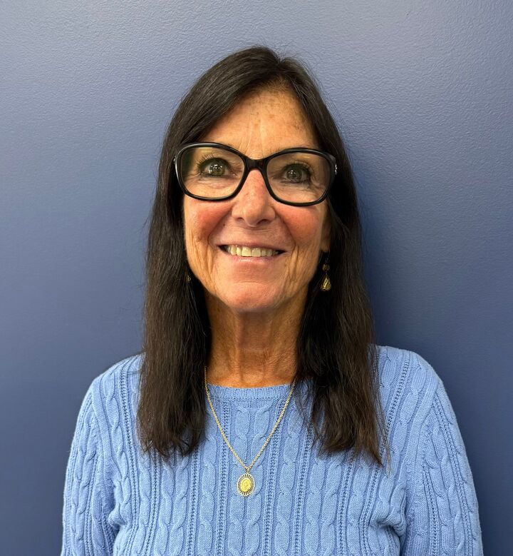 Robin Hanel,  in Gladwin, Professionals