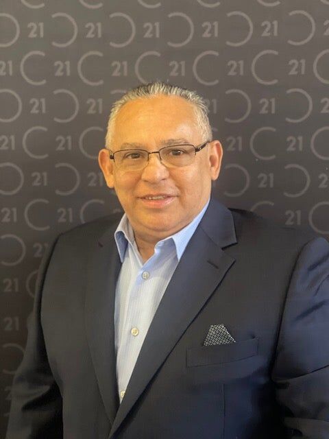 Oscar Alban, Associate Real Estate Broker in Lyndhurst, Venture Real Estate