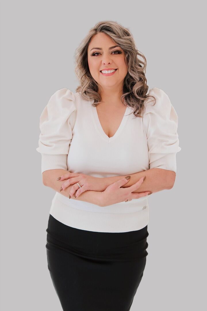 Nora Aguirre, Real Estate Broker/Real Estate Salesperson in Las Vegas, Americana
