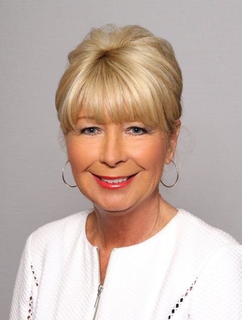 Jan Hauck, Associate Real Estate Broker in Saginaw, Signature Realty