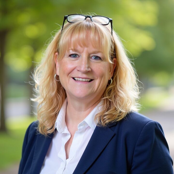 Bonnie Roux, Real Estate Salesperson in South Hadley, ERA M. Connie Laplante Real Estate