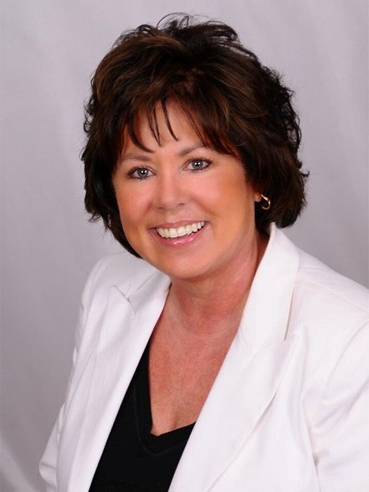 Maggie Juris, Real Estate Salesperson in Fitchburg, Affiliated