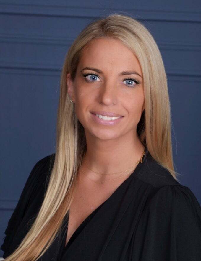 Holly Nelson, Real Estate Salesperson in Lindenhurst, AA Realty
