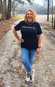 Danielle Stewart,  in Oak Island, Triangle Group