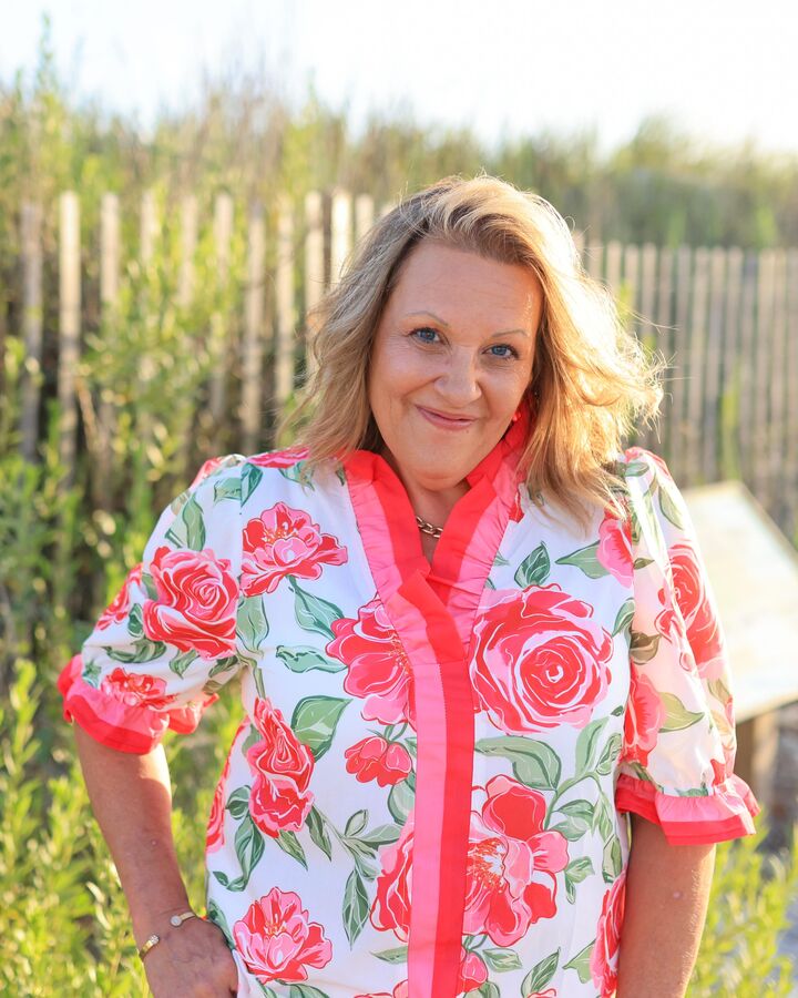 Danielle Stewart,  in Oak Island, Triangle Group