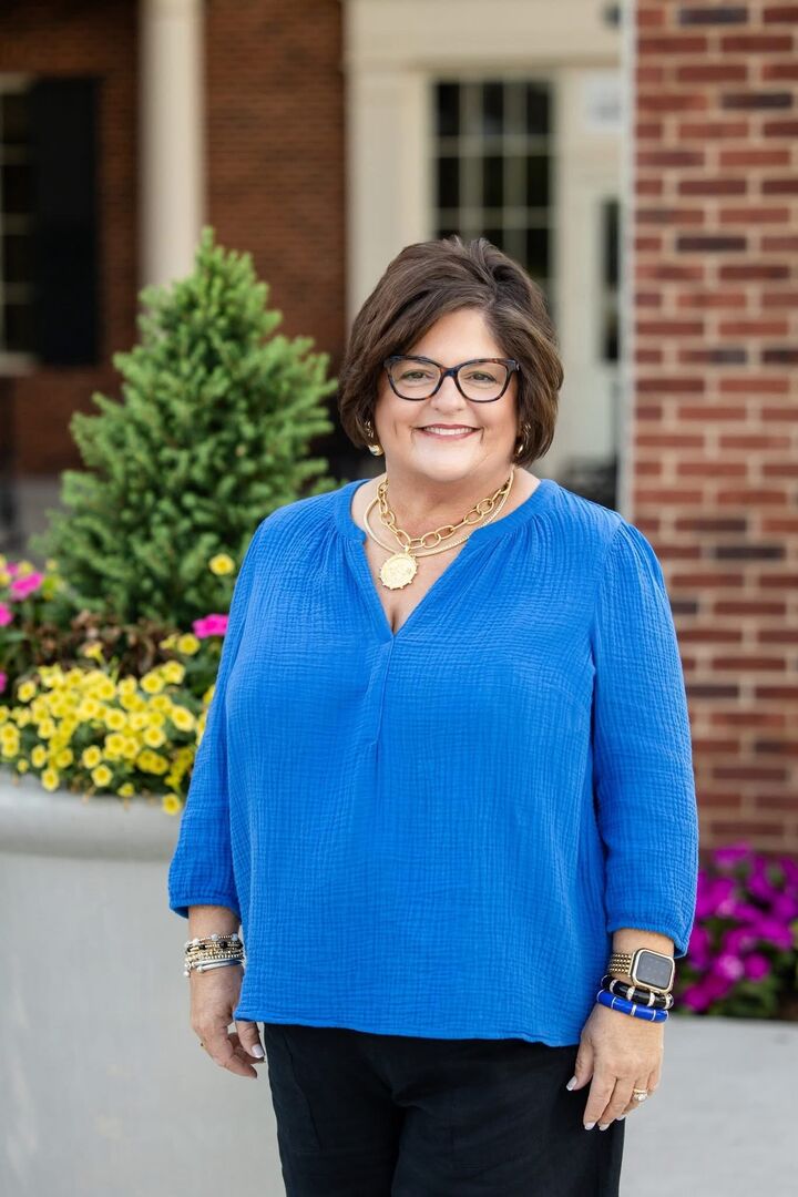 Julie Prescott, Real Estate Salesperson in Chattanooga, Pryor Realty, Inc.