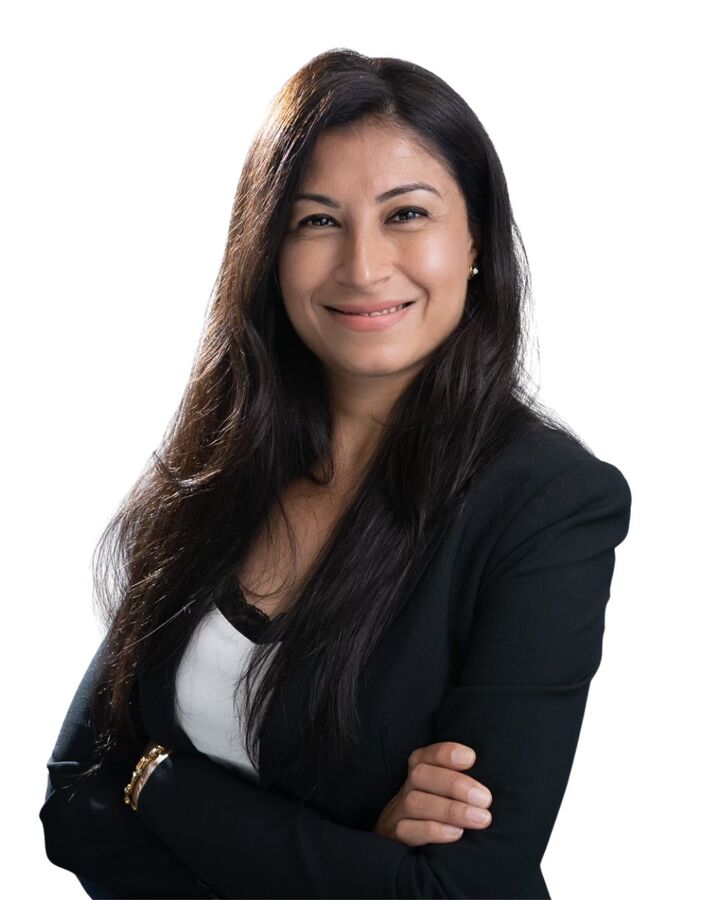 Iram Awan,  in Huntington, Realty Connect