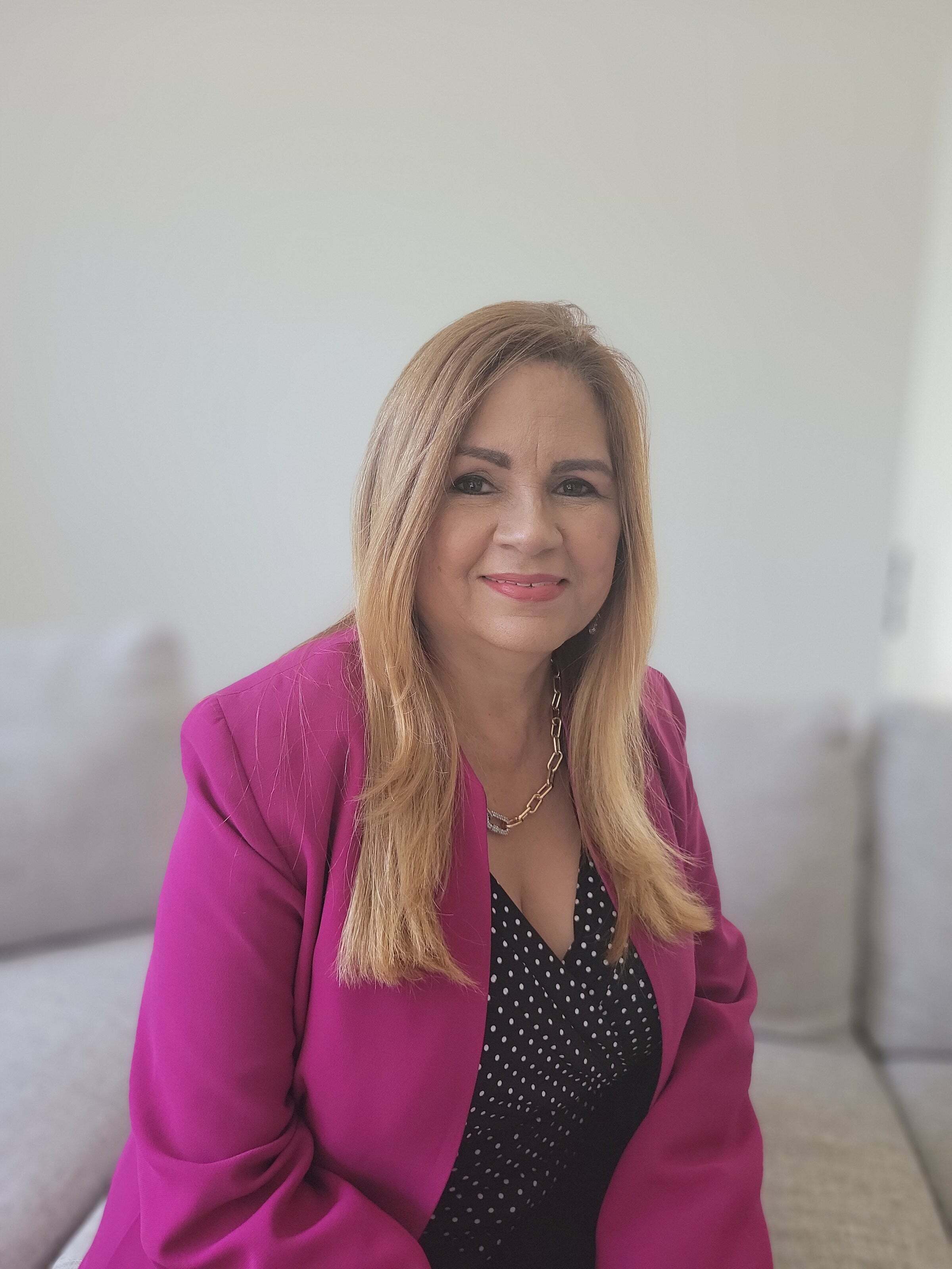 Vivian Bonet, Real Estate Salesperson in Miami, World Connection