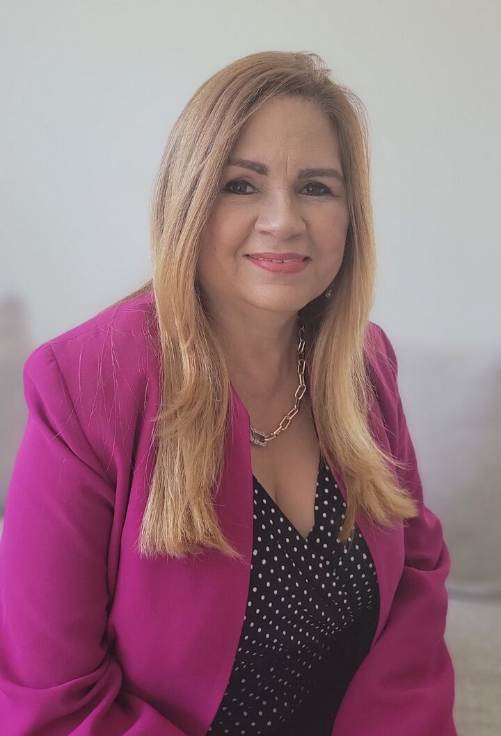 Vivian Bonet, Real Estate Salesperson in Miami, World Connection