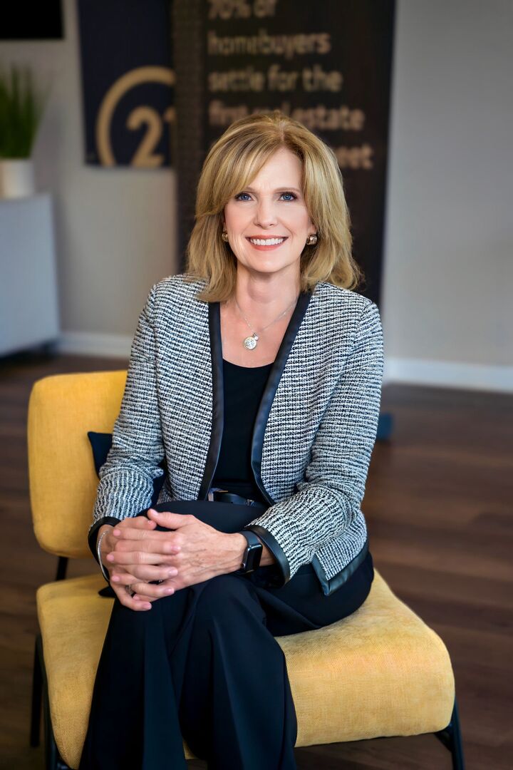 Karina Ball,  in Shelby Township, Professionals