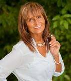 Jenn Hills, Real Estate Salesperson in Erie, Select, REALTORS