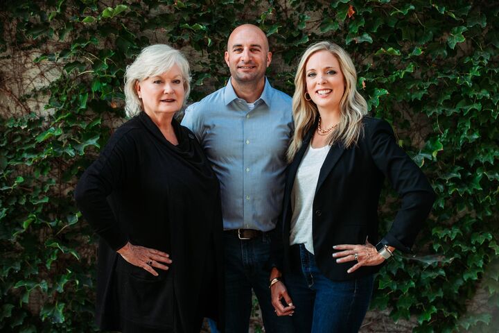 Laura Tennant, Real Estate Salesperson in Elkhorn, The Good Life Group