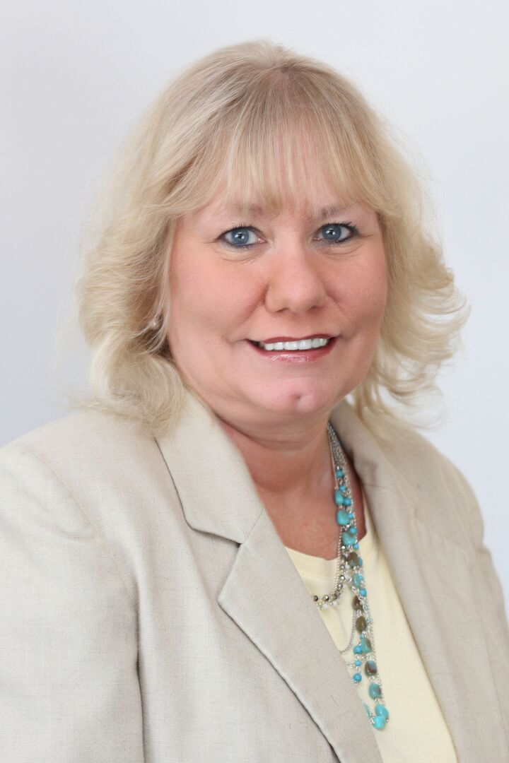 Donna Brennecke, Real Estate Salesperson in McHenry, North East