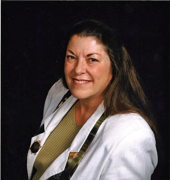 Denise Fugere-Thomas, Real Estate Broker in Brookings, Agate Realty