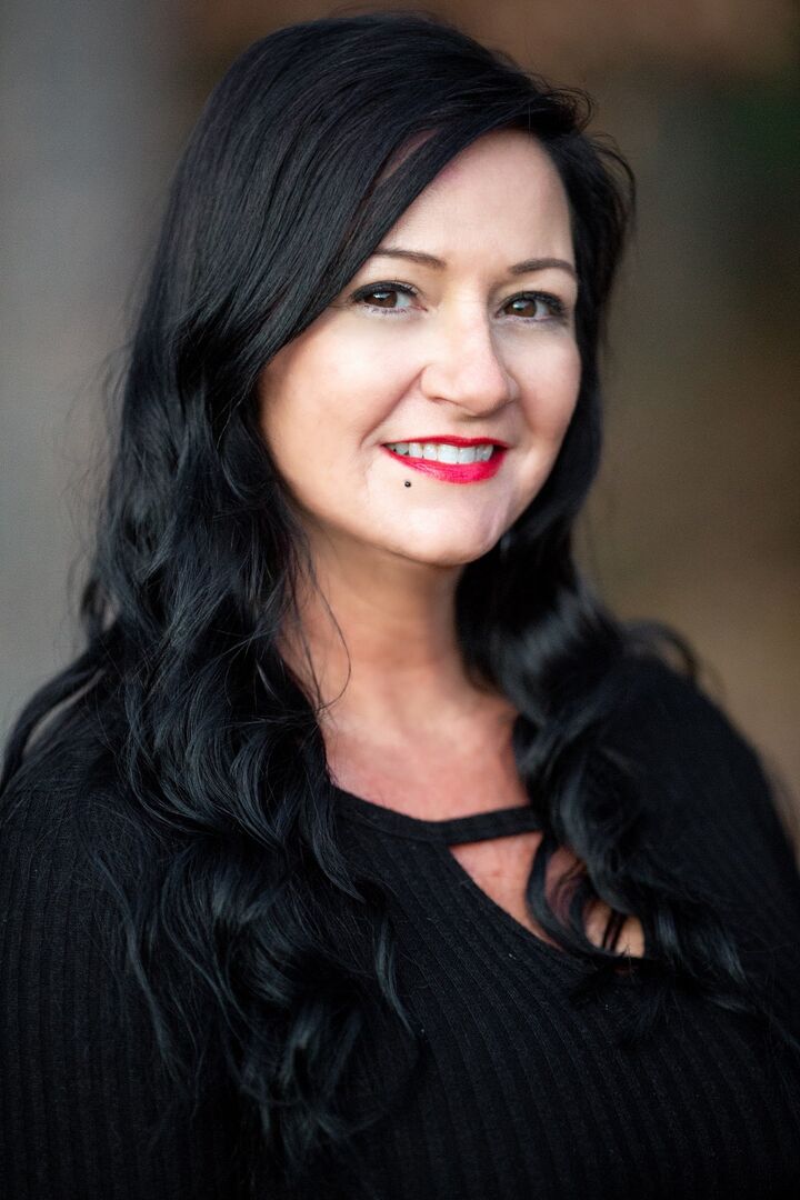 Christina Aragon,  in Cleveland, Kinard Realty