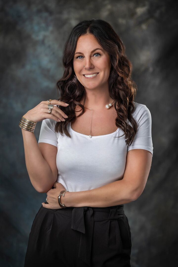 Jodie Bow, Associate Real Estate Broker in Saginaw, Signature Realty