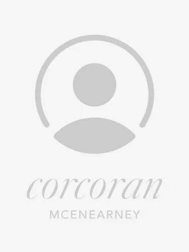 Holland Buzzelli, Real Estate Salesperson in Middleburg, McEnearney