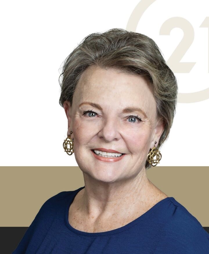 Suzanne McCoy,  in Lake Charles, Bessette Flavin