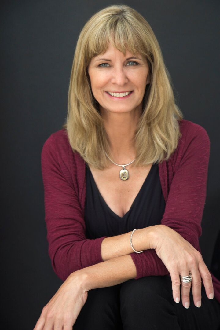 Ramona Melvin, Real Estate Broker in Hendersonville, Connected
