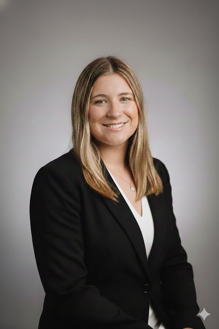 Kailyn Merkle,  in Holland, Schmidt Realtors