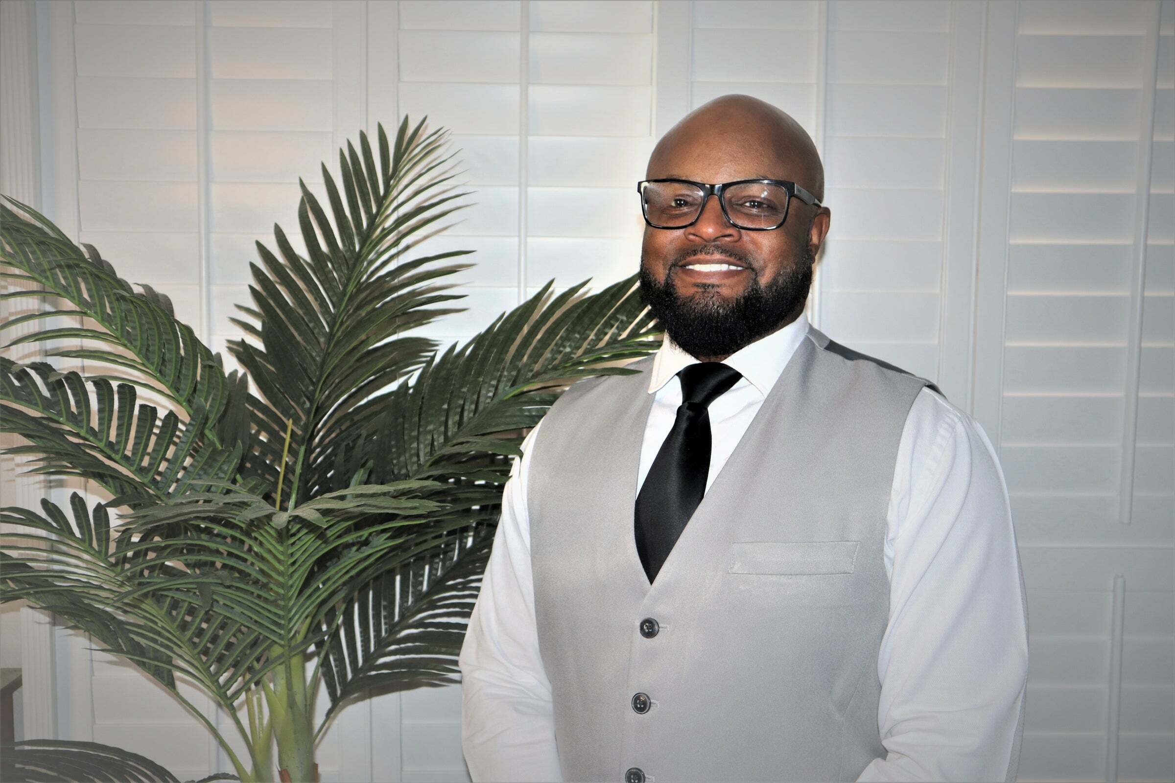 Robert Golden, Real Estate Salesperson in Yucca Valley, Roadrunner Realty