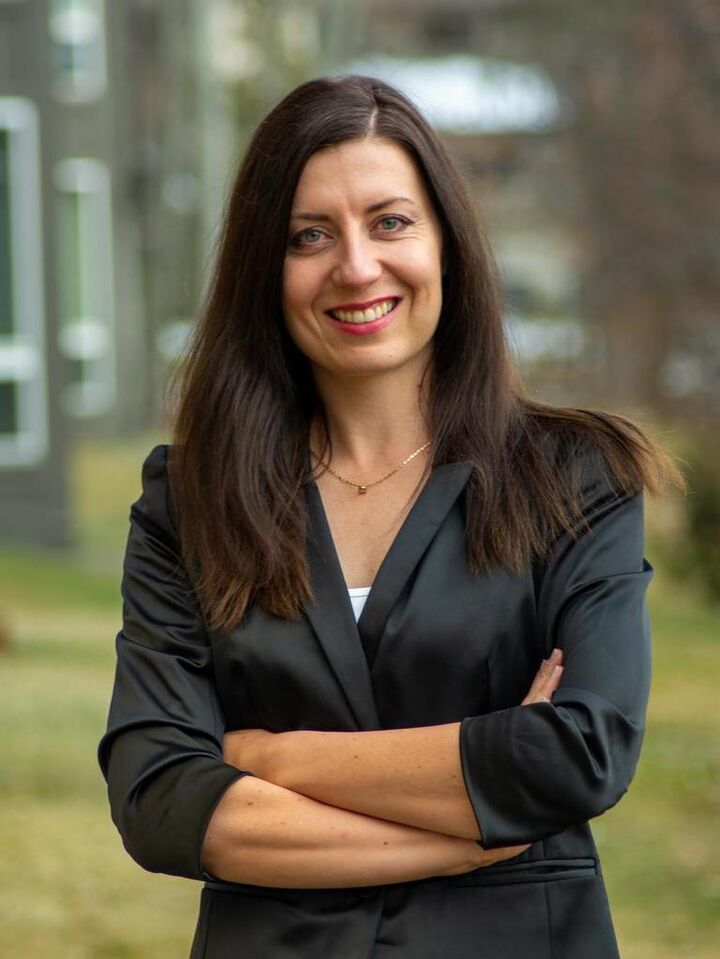 Sviatlana Masenzhuk,  in Edwards, Top Dog Properties