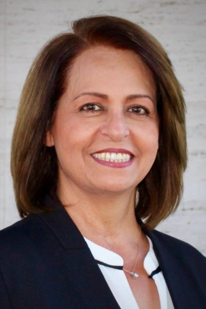 Niloufar Agahi, Sales Representative in La Canada Flintridge, Hallmark Realty