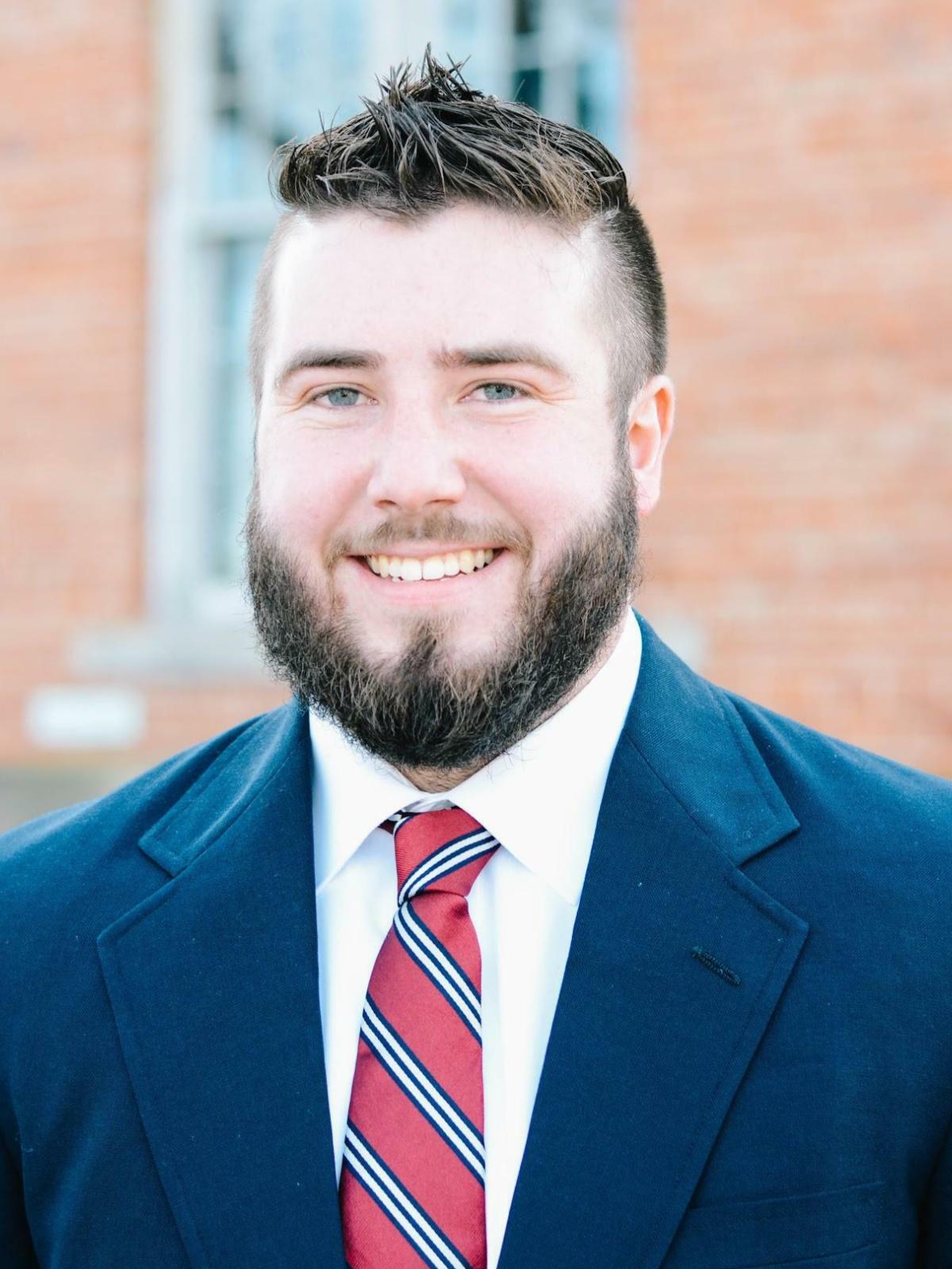 Kyle McAbee, Real Estate Salesperson in Hiawatha, Signature Real Estate