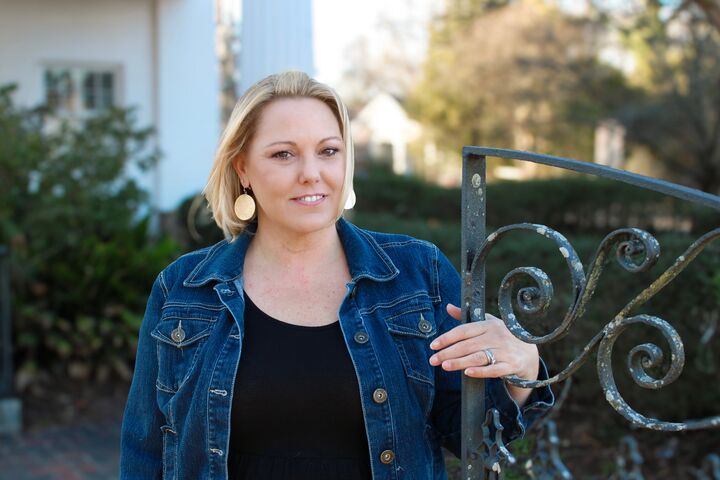 Elizabeth Hornsby,  in West Columbia, 803