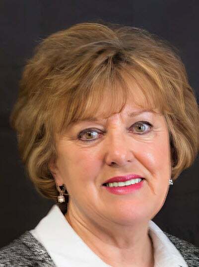 Bonnie Fint, Real Estate Salesperson in Frankfort, Simpson & Associates