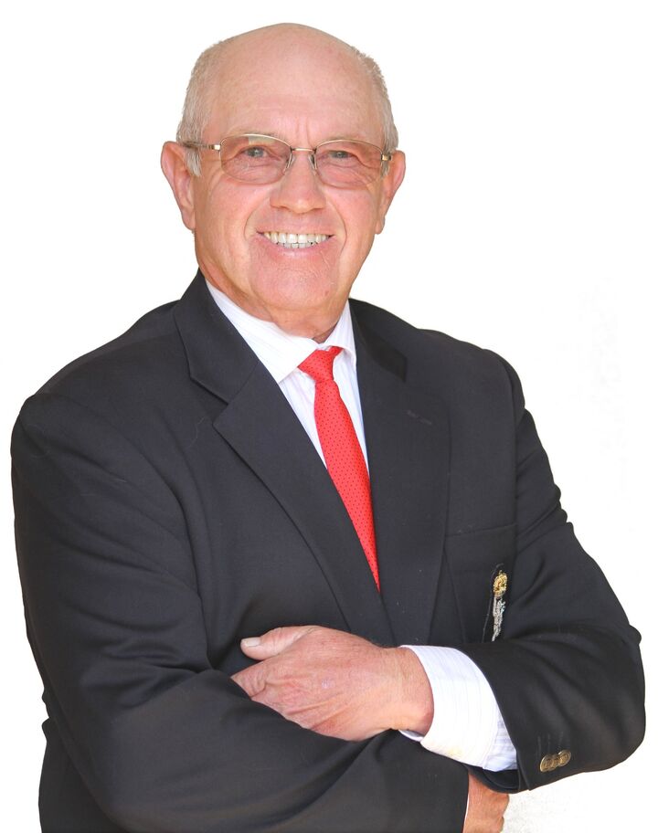 Roy Brown,  in Murrieta, Associated Brokers Realty